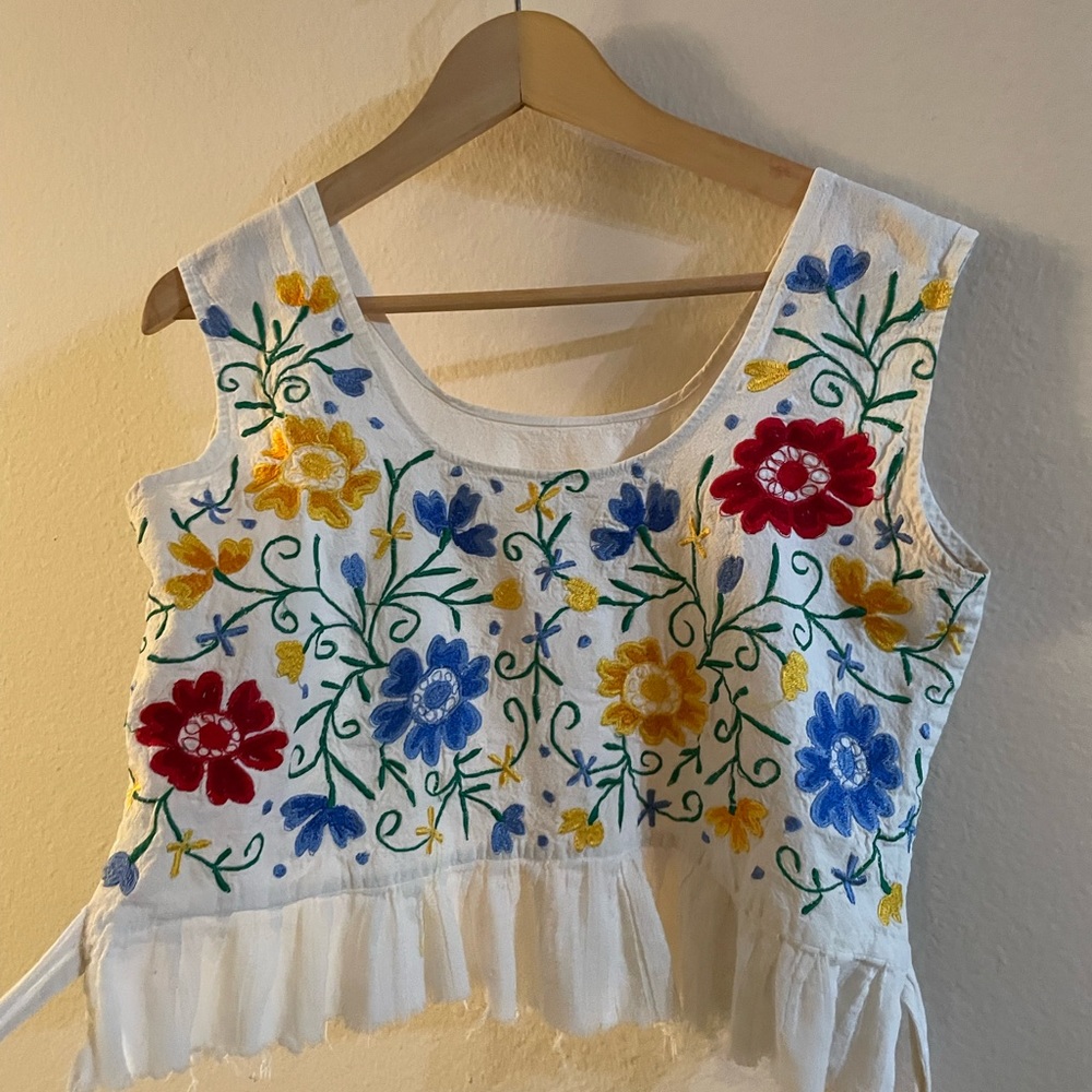 Vintage top. - Picture 3 of 6